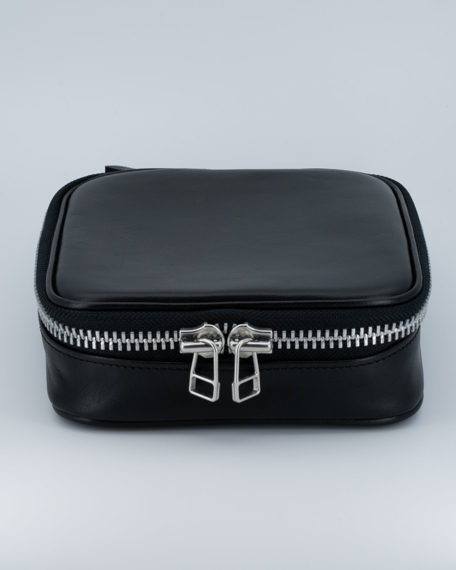 夜音裏WORKS クアドラバッグレザー